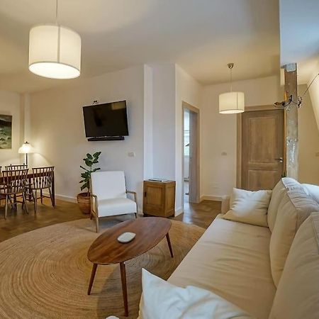 Central Apartment - Nido'S Area Bukarest Kültér fotó