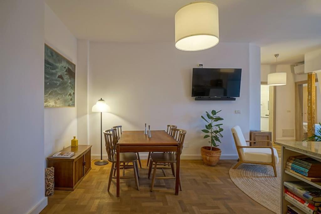 Central Apartment - Nido'S Area Bukarest Kültér fotó