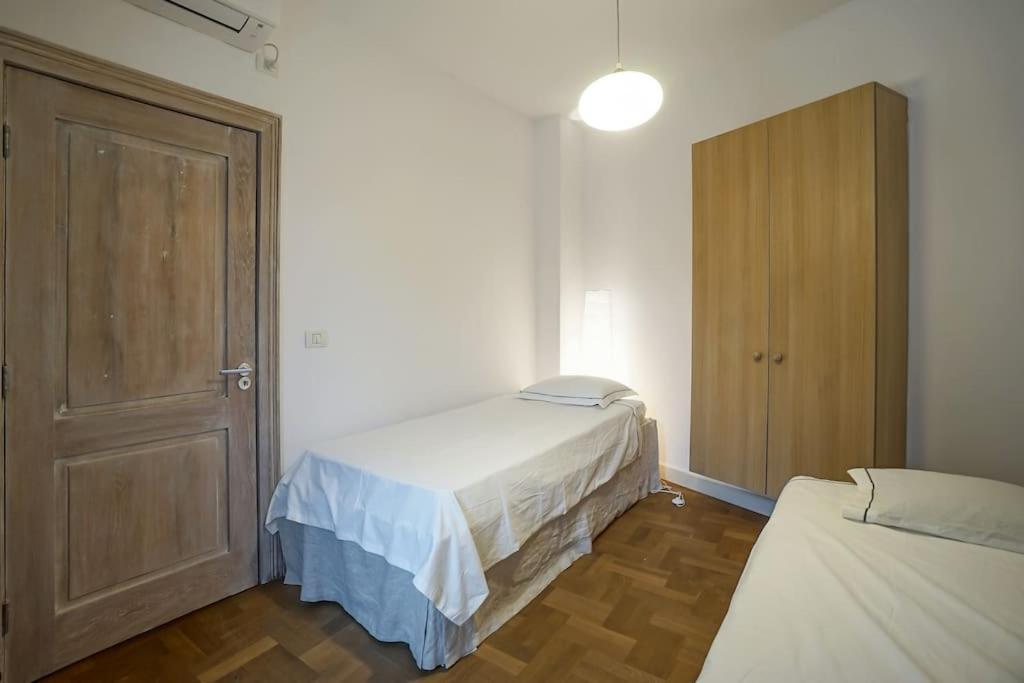 Central Apartment - Nido'S Area Bukarest Kültér fotó