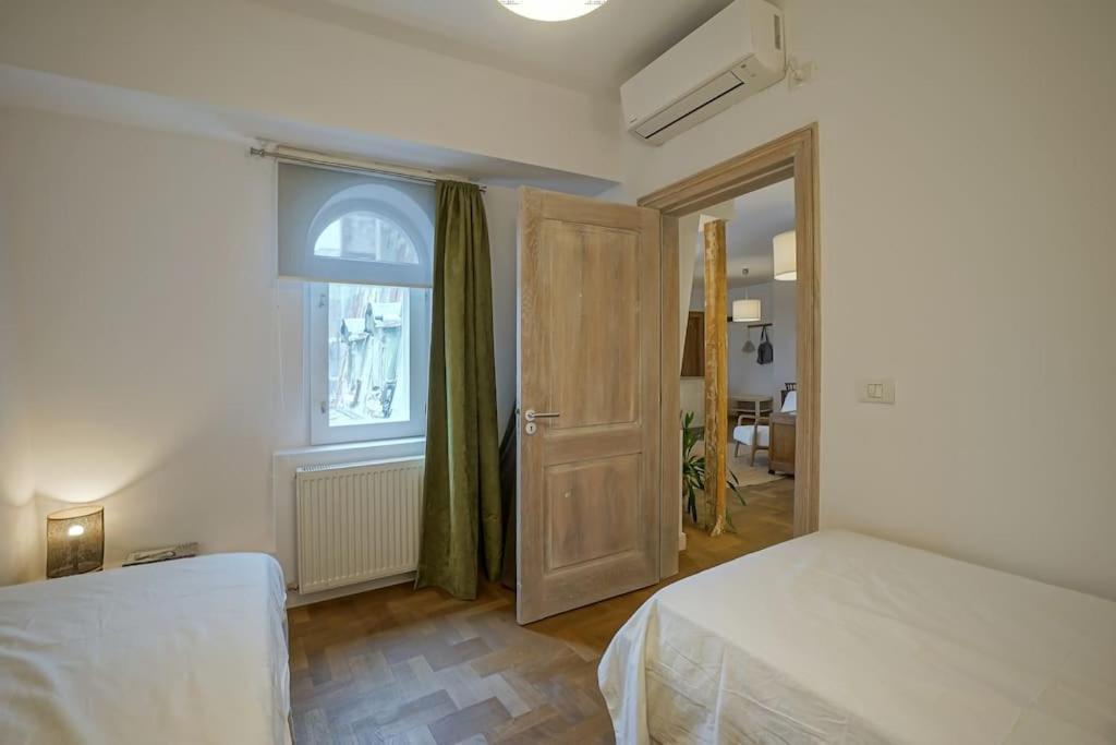 Central Apartment - Nido'S Area Bukarest Kültér fotó